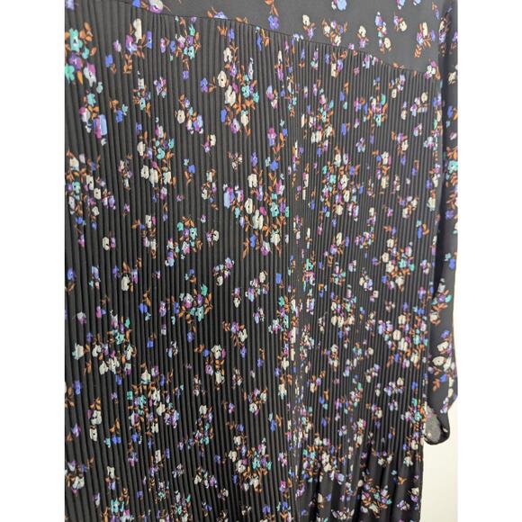 J. Jill Wearever Collection Floral Accordion Pleat Back Blouse - Picture 8 of 8